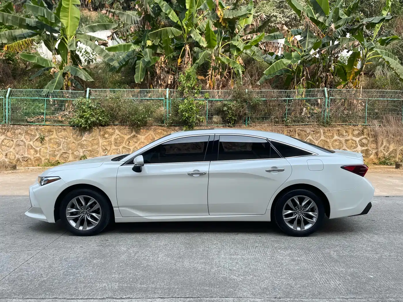 Toyota Avalon 2021 2.5L Luxury Edition фото 3