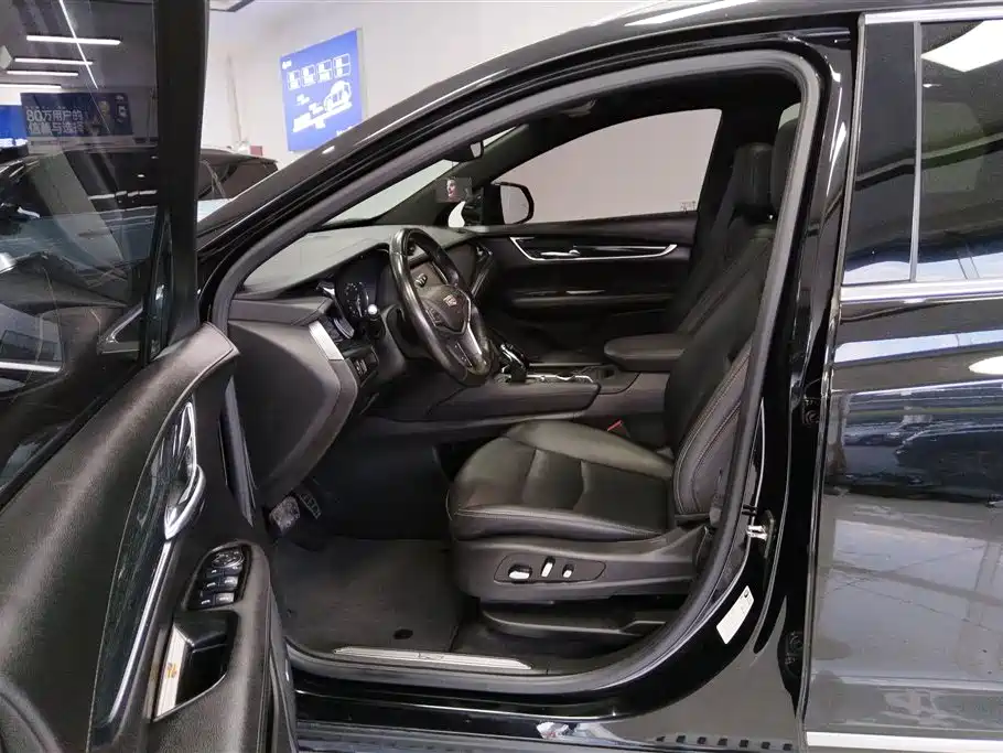 Cadillac XT5 2022 2.0T 2WD Luxury фото 9