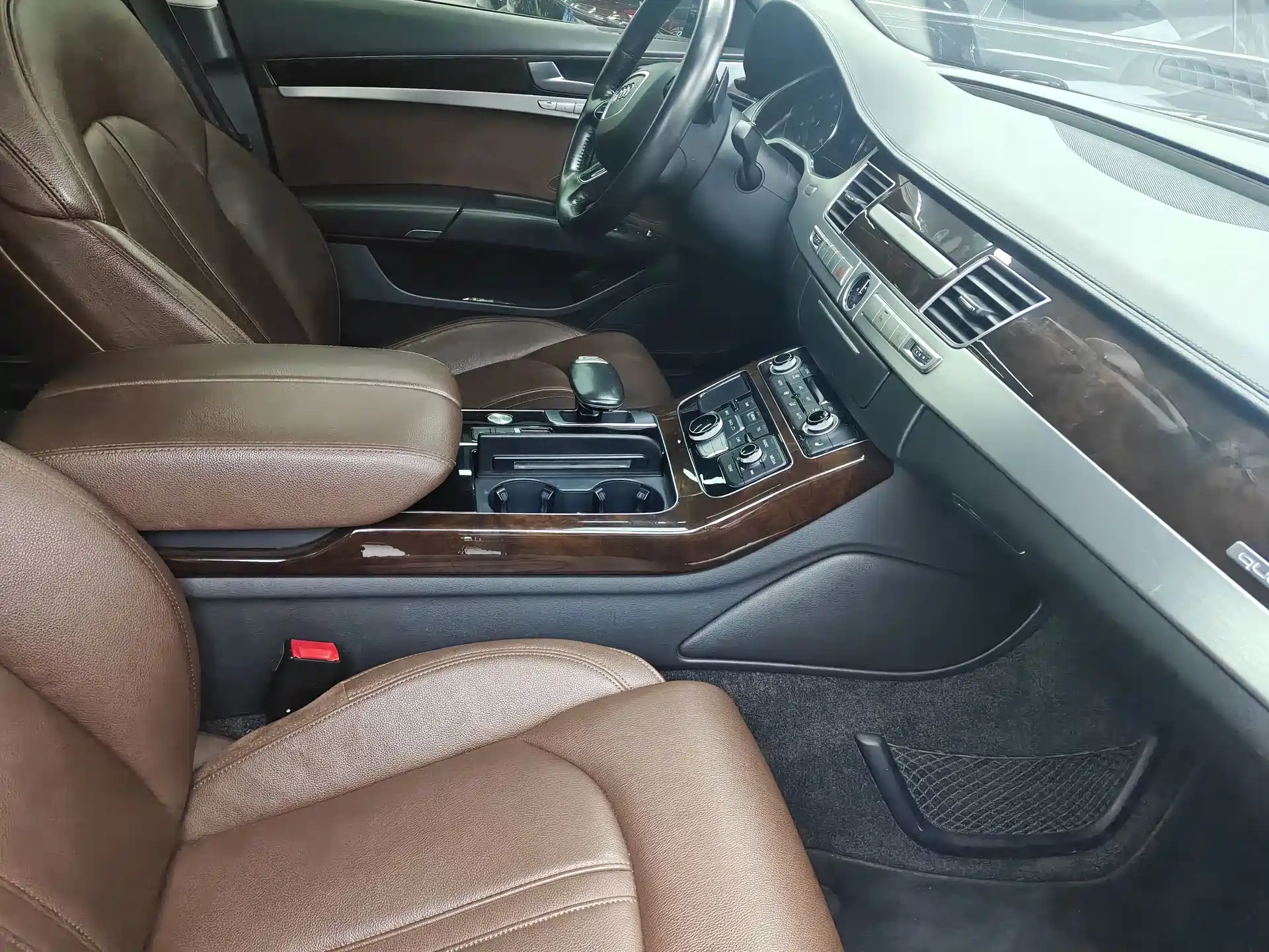 Photo 7 - Audi A8