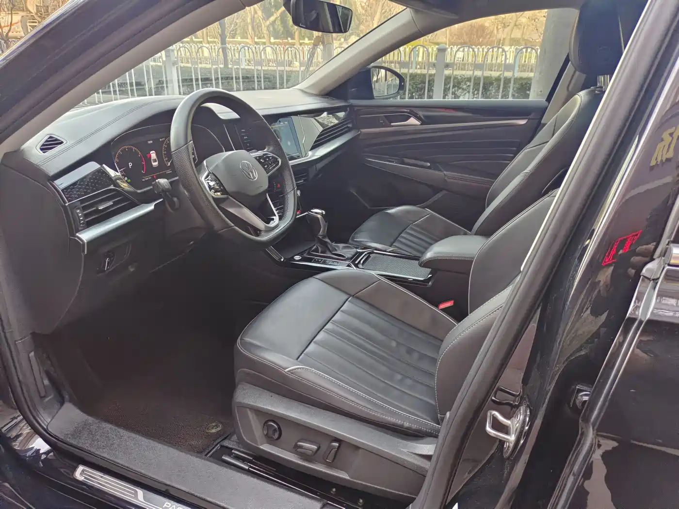 Volkswagen Passat 2023 330TSI Starlight Elite Edition фото 4