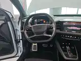 Фото 15 - Audi Q5 e-tron