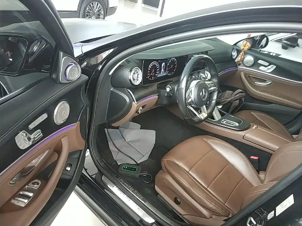 Mercedes-Benz E-Class 2019 E 300 L Sport Fashion фото 16