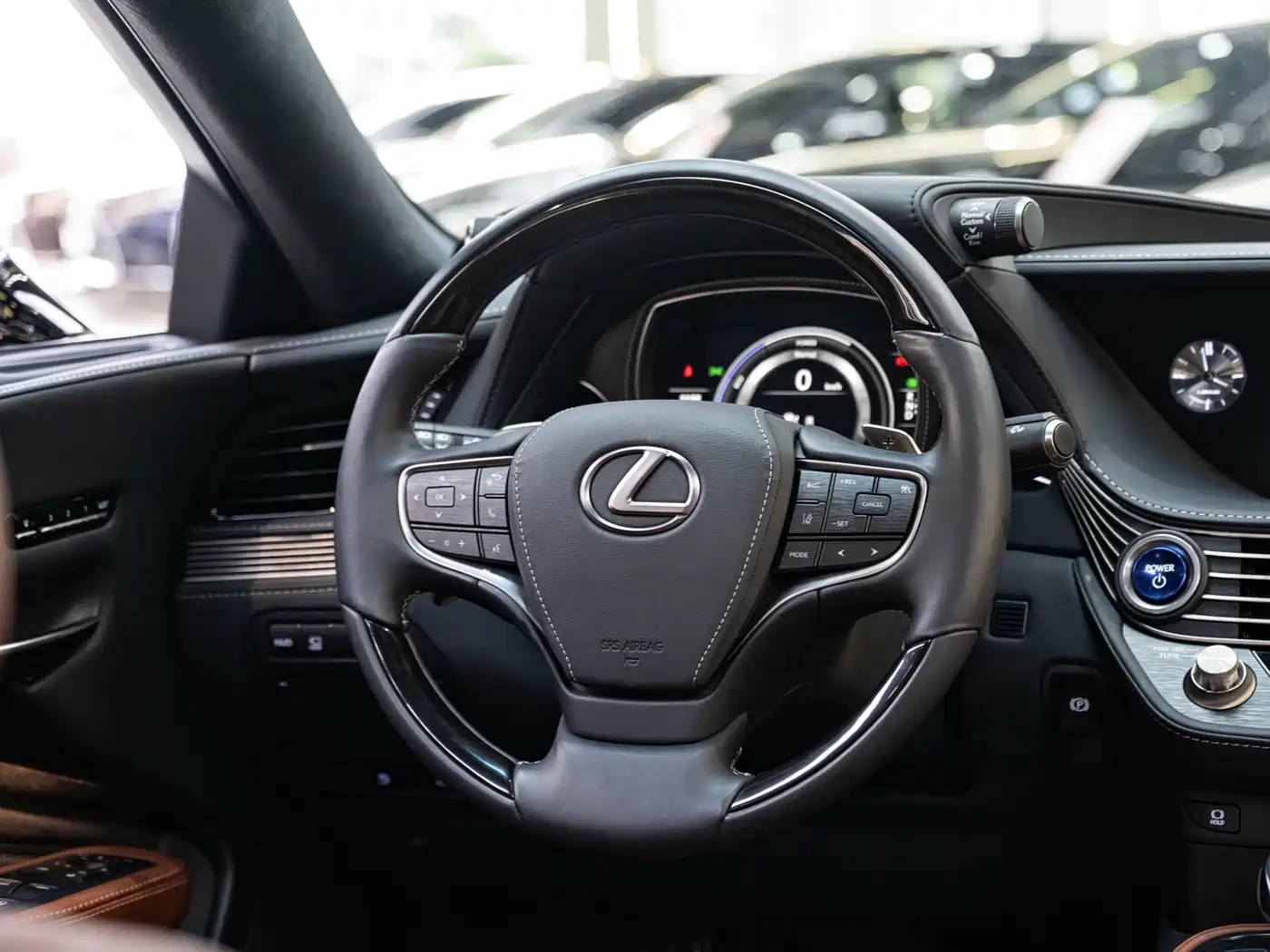 Lexus LS 2018 500h Executive Edition China V фото 14