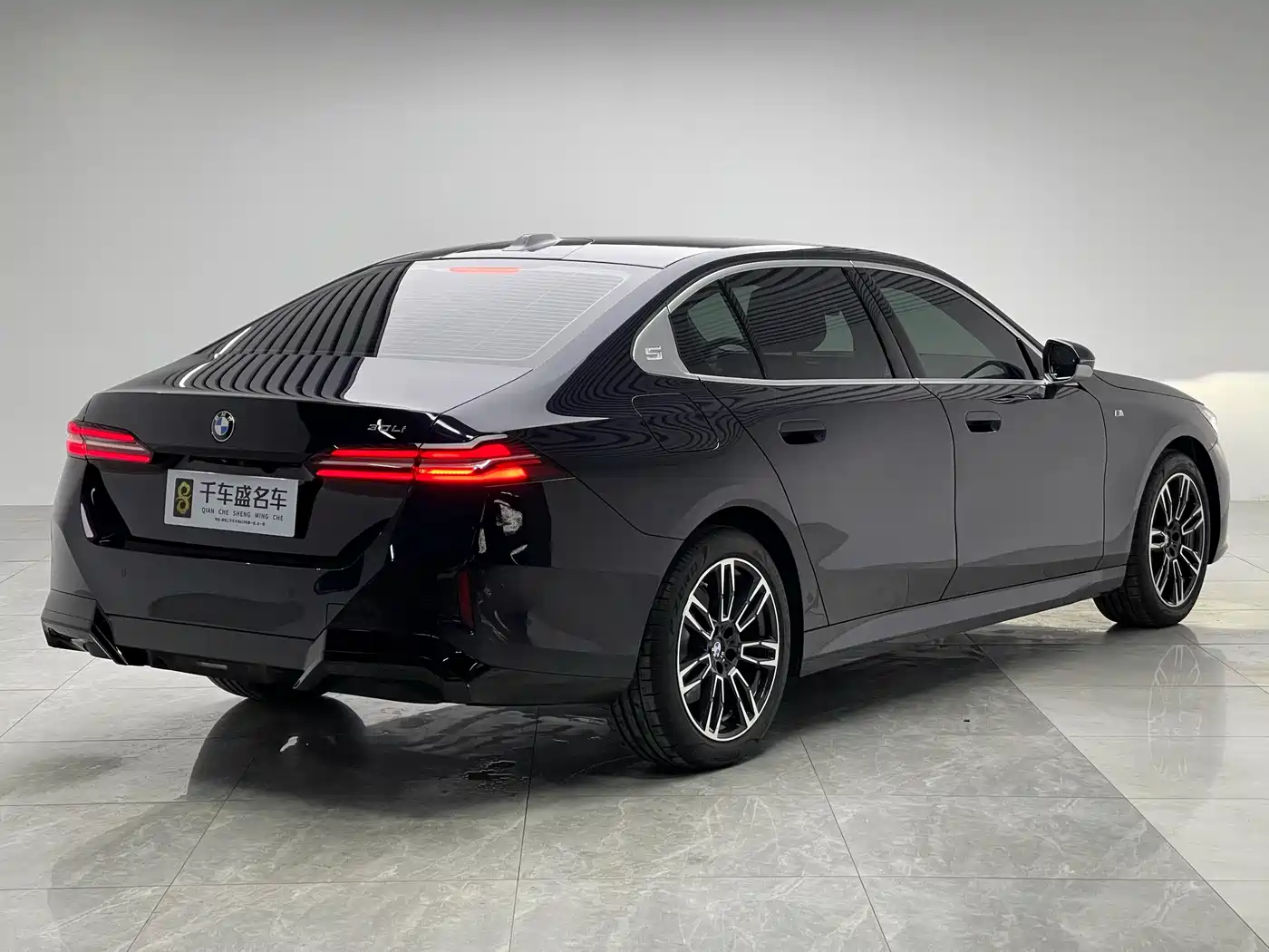 BMW 5 Series 2025 525Li M Sport Package фото 6