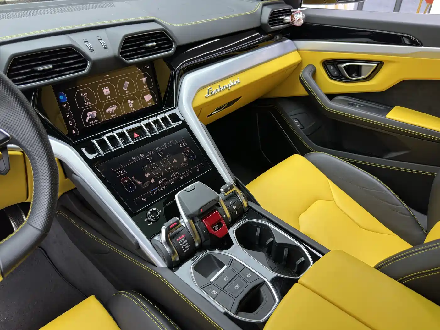 Lamborghini Urus 2021 4.0T V8 фото 20