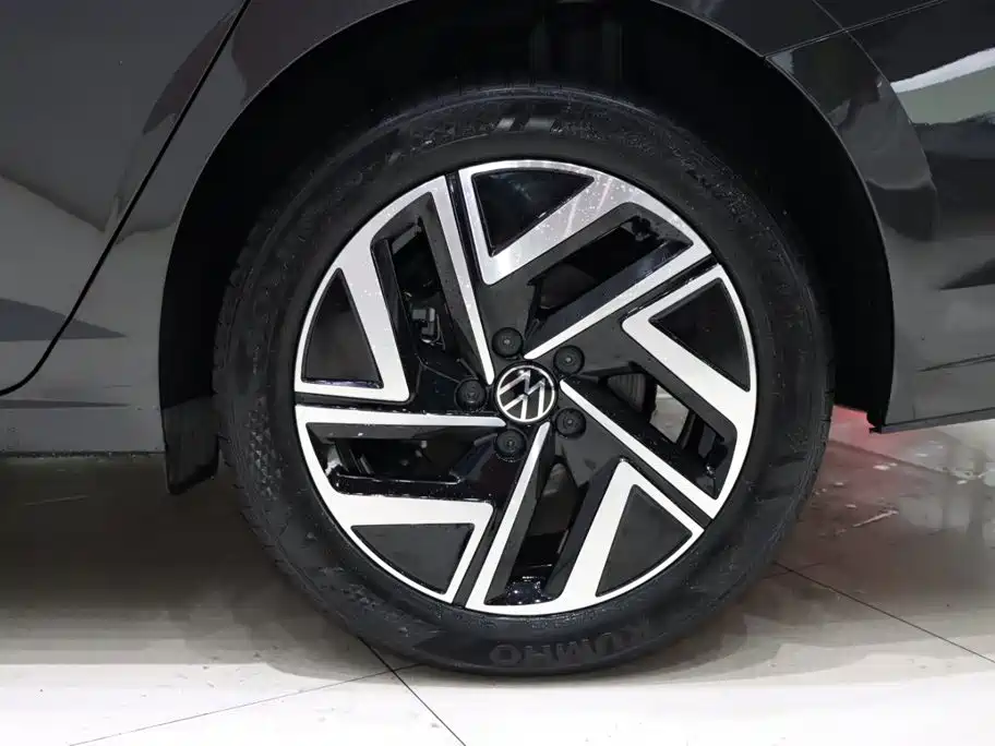 Photo 20 - Volkswagen Sagitar