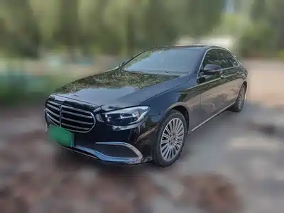Mercedes-Benz E