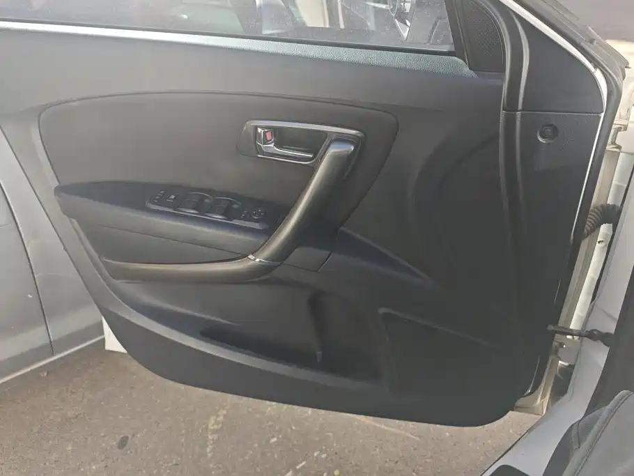 Besturn X80 2016 2017 2.0L Manual Base
