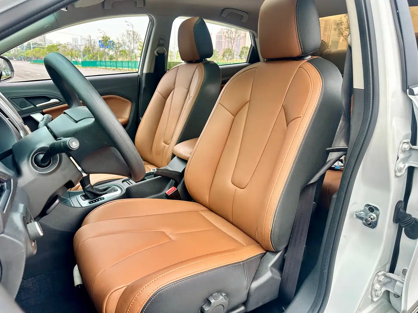 MG GT 2018 2016 Model 1.5T Automatic Premium Luxury Edition