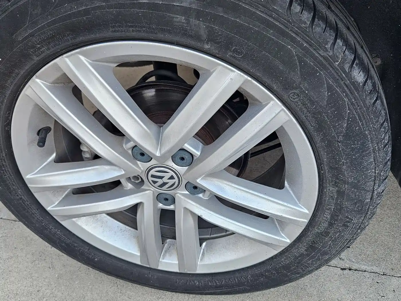 Volkswagen Lavida Tour 2017 180TSI DSG Comfort Edition фото 17