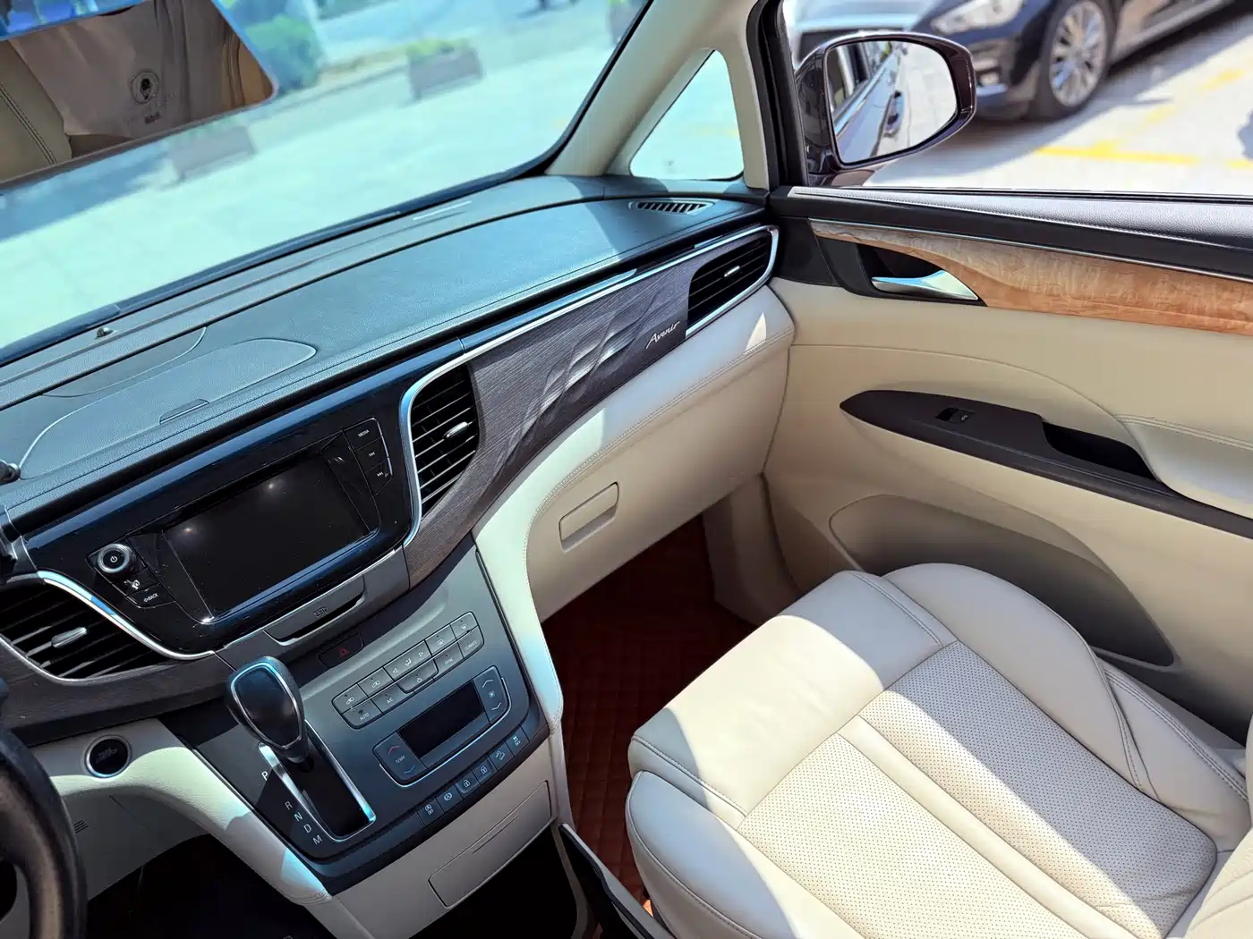 Buick GL8 2017 ES 28T Comfort Type China V фото 15