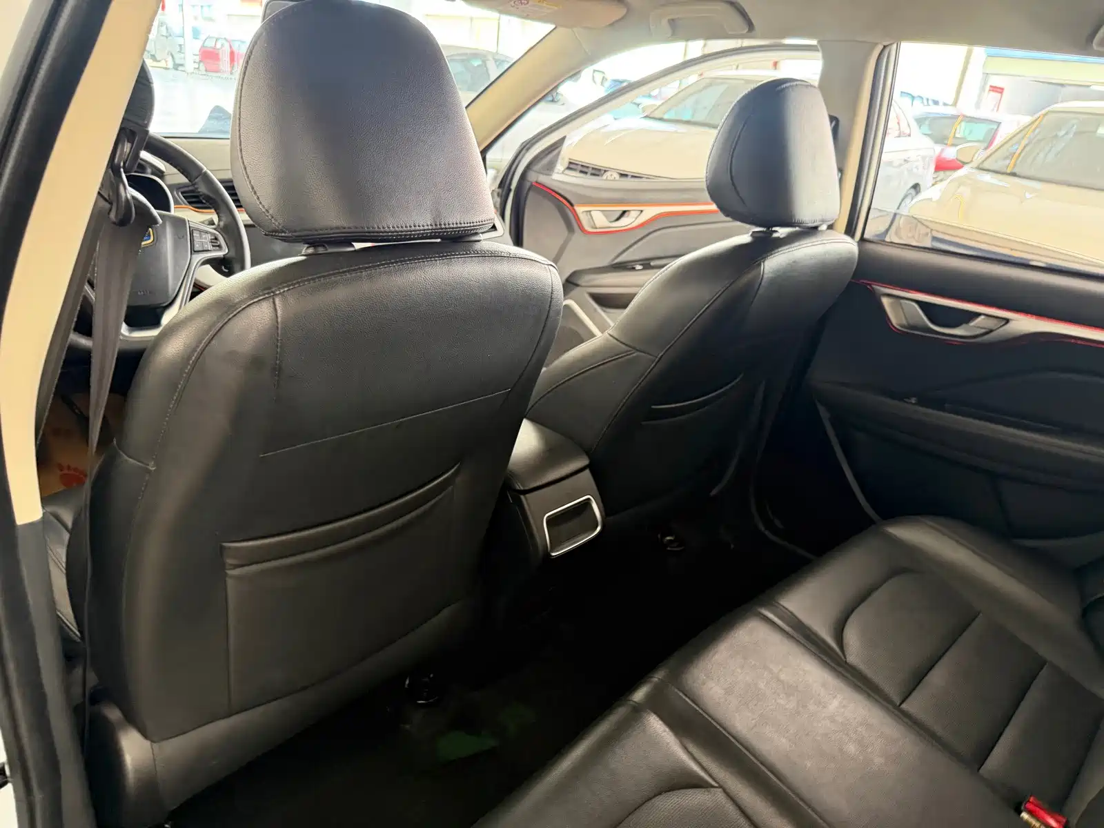 Фото 21 - Geely Vision