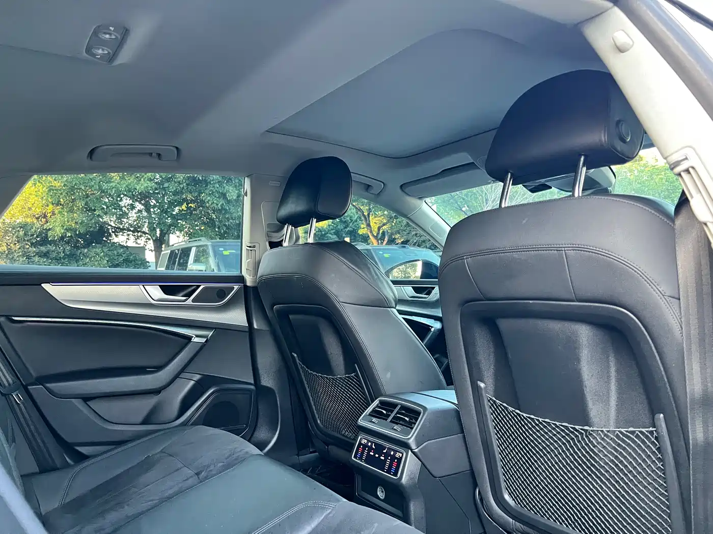 Audi A7 2023 Model 45 TFSI Premium Selection Edition фото 16
