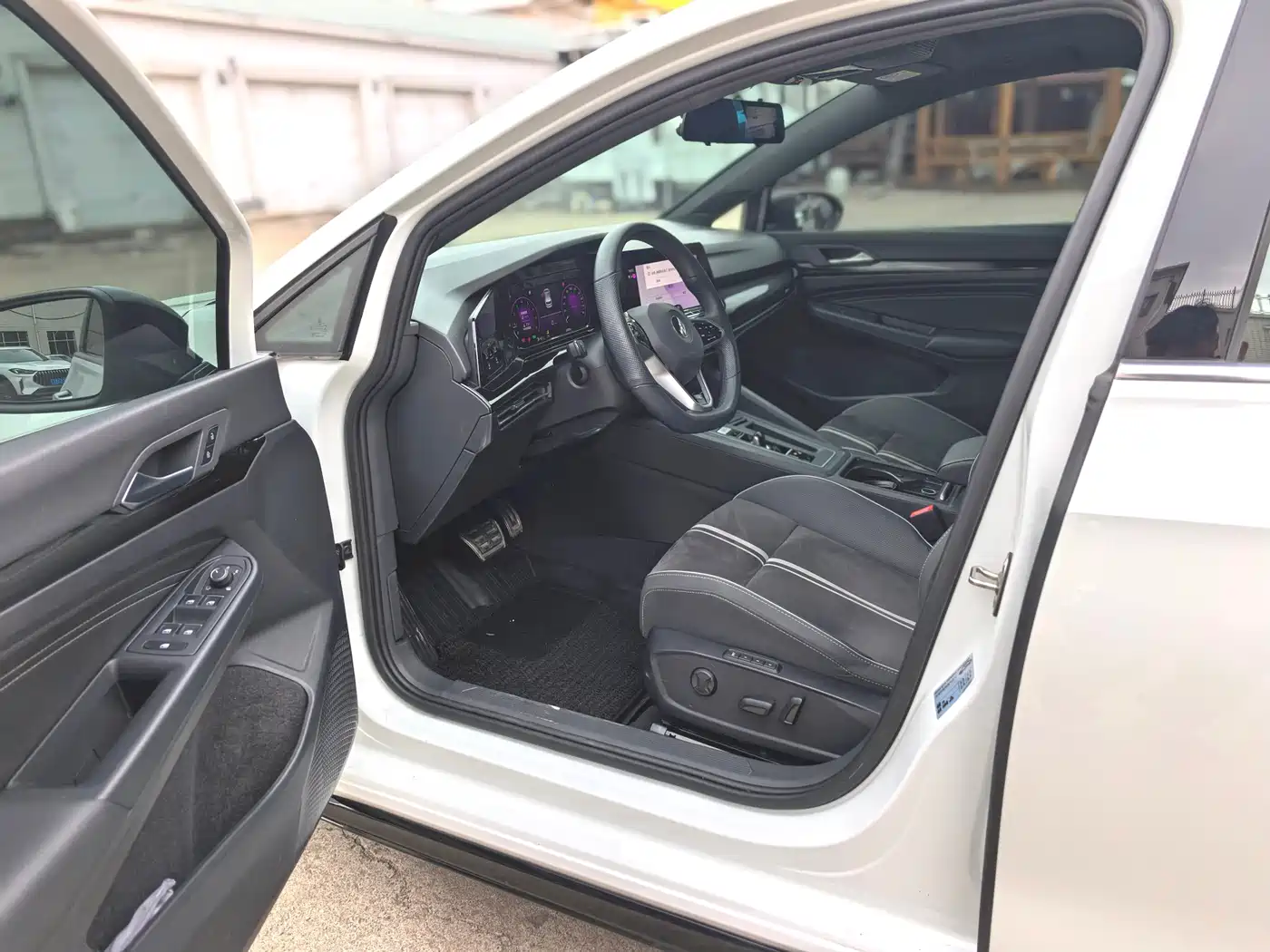 Volkswagen Golf 2023 280TSI DSG R-Line Lite фото 7