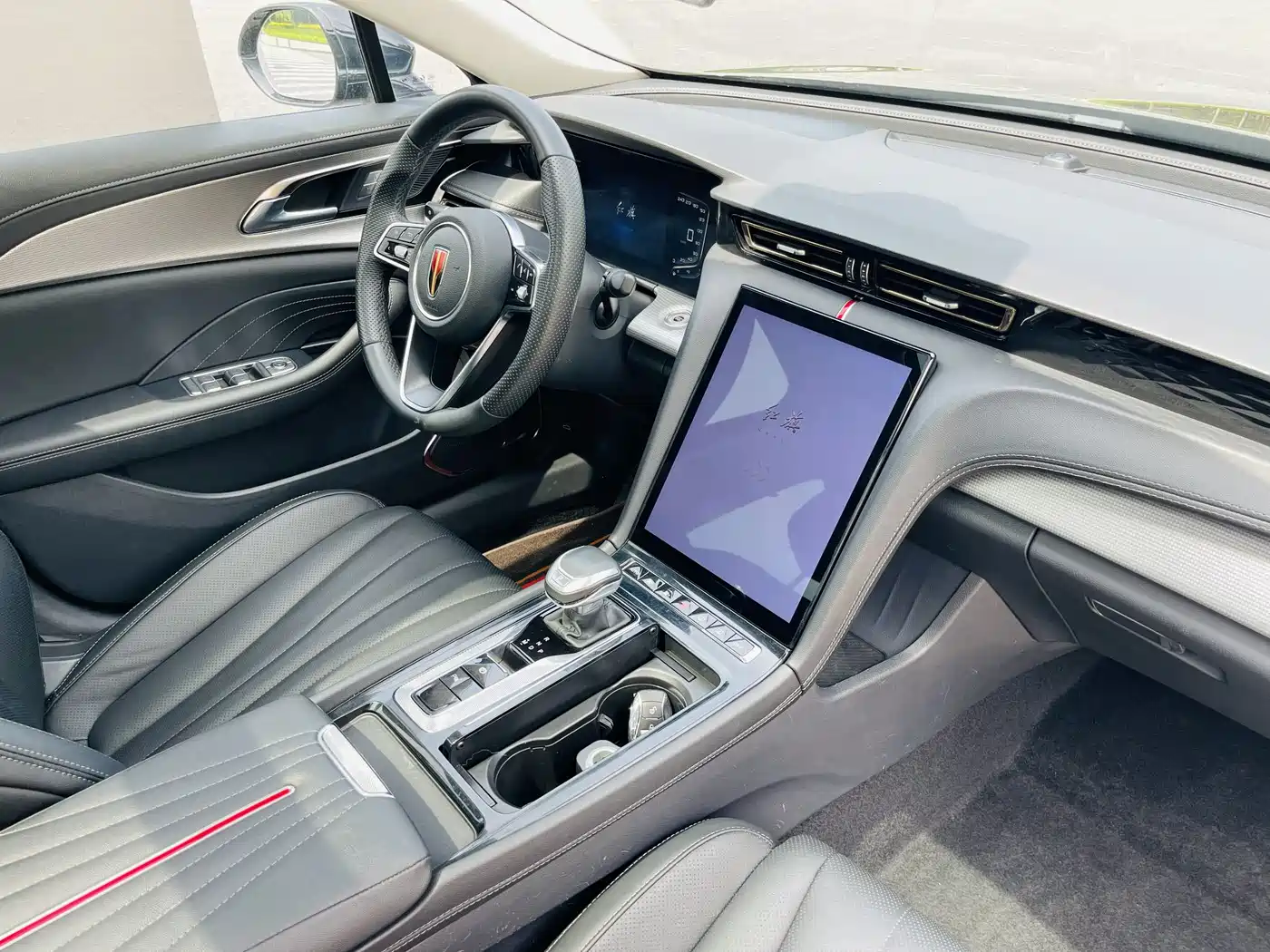 Hongqi H5 2024 1.5T DCT Smart Connect Flag Rhythm Edition фото 28