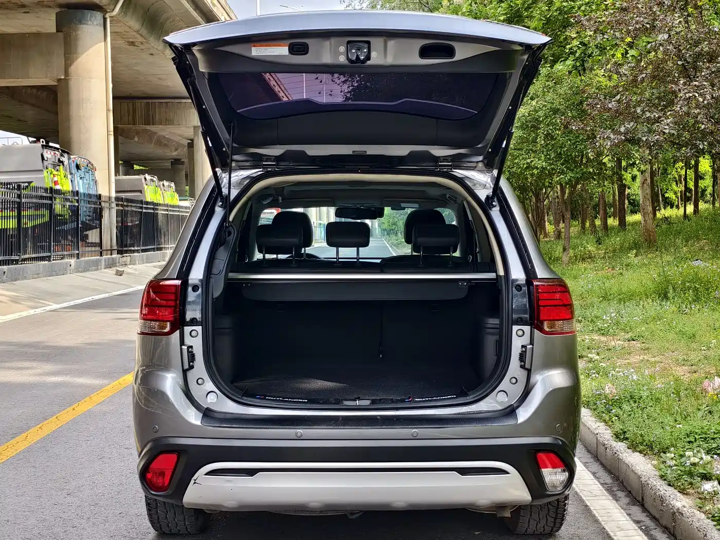 Mitsubishi Outlander 2019 2.4L 4WD Deluxe Edition 5-Seater China VI фото 7