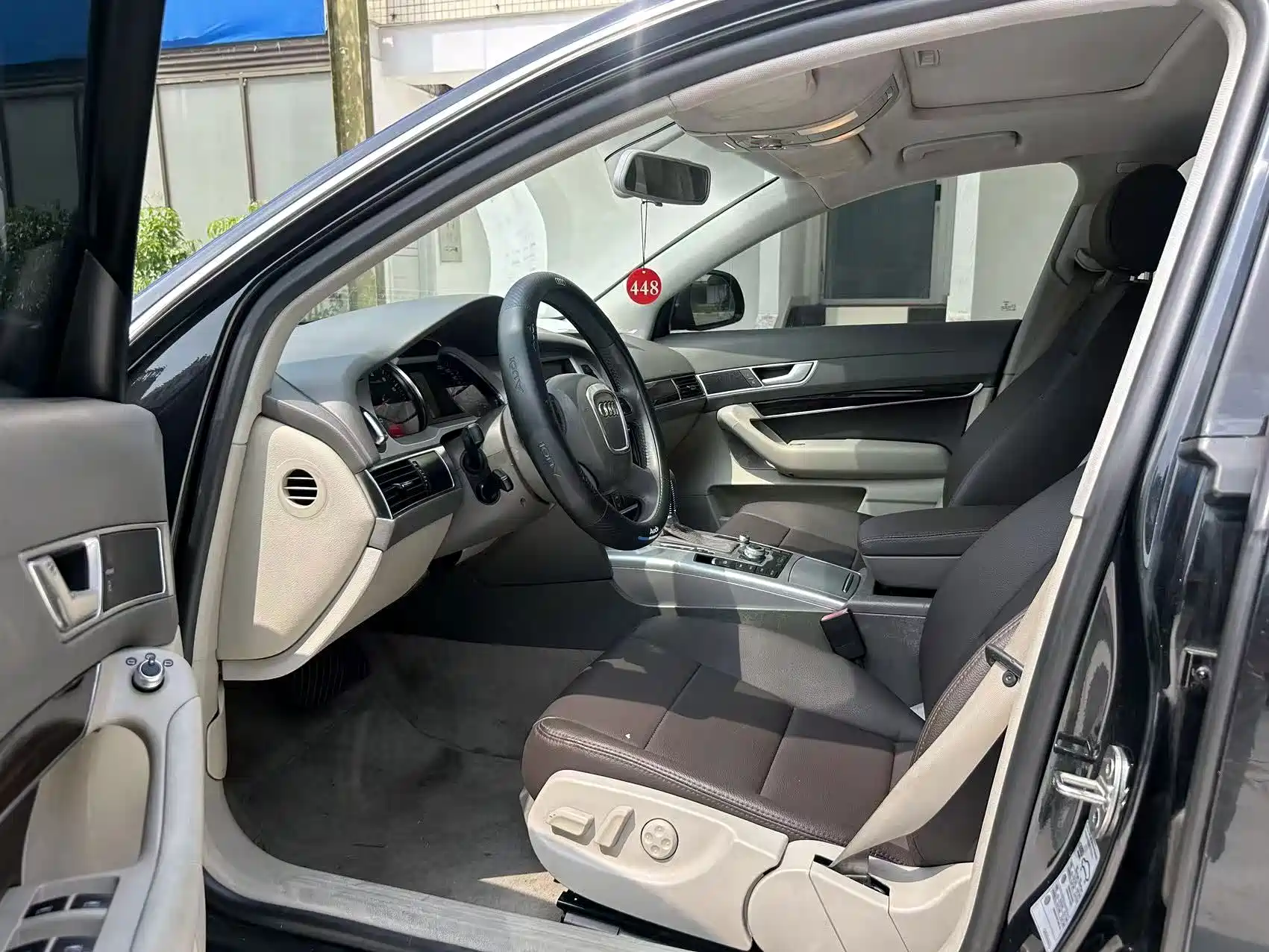 Фото 4 - Audi A6L