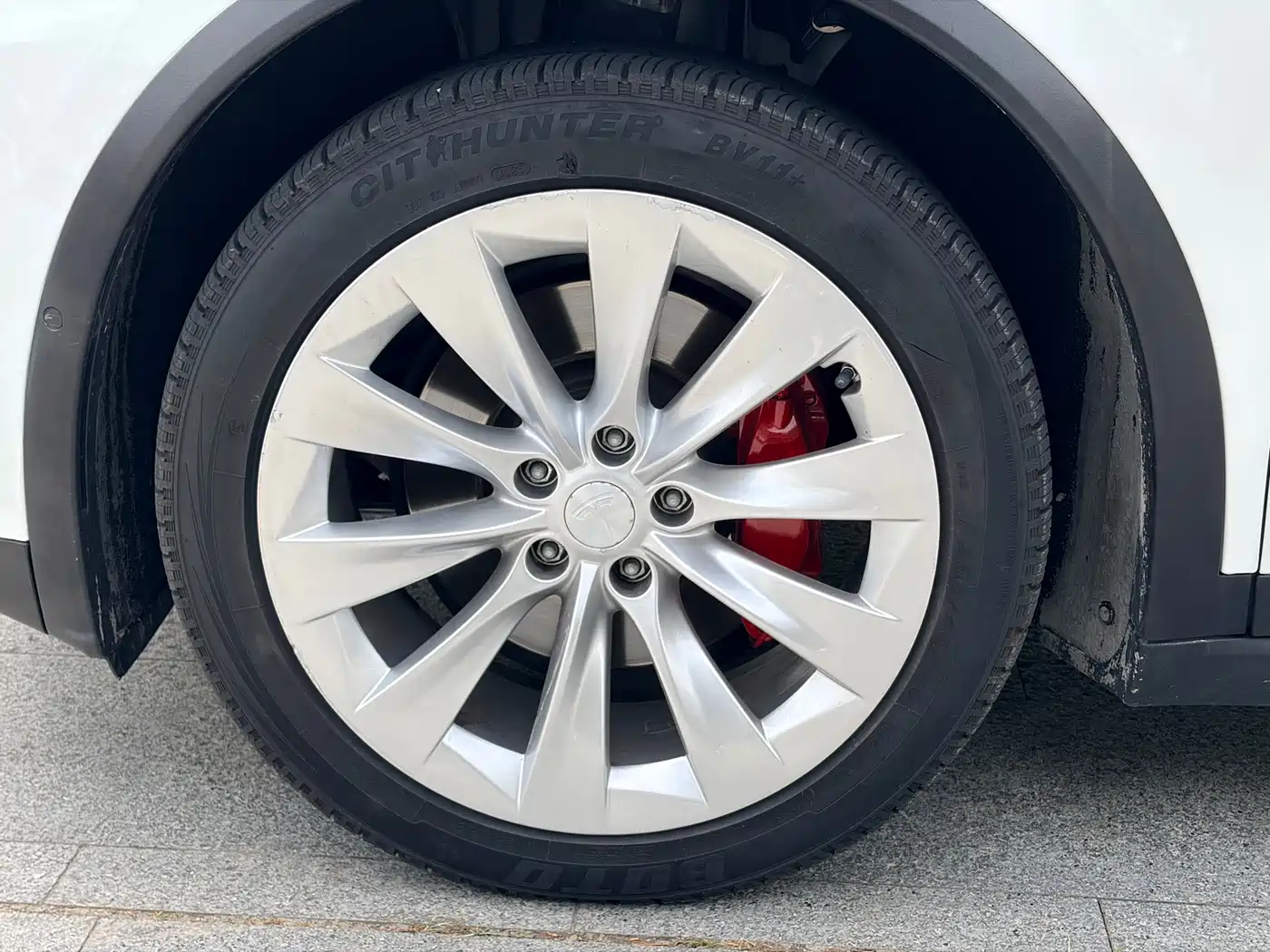TESLA MODEL X