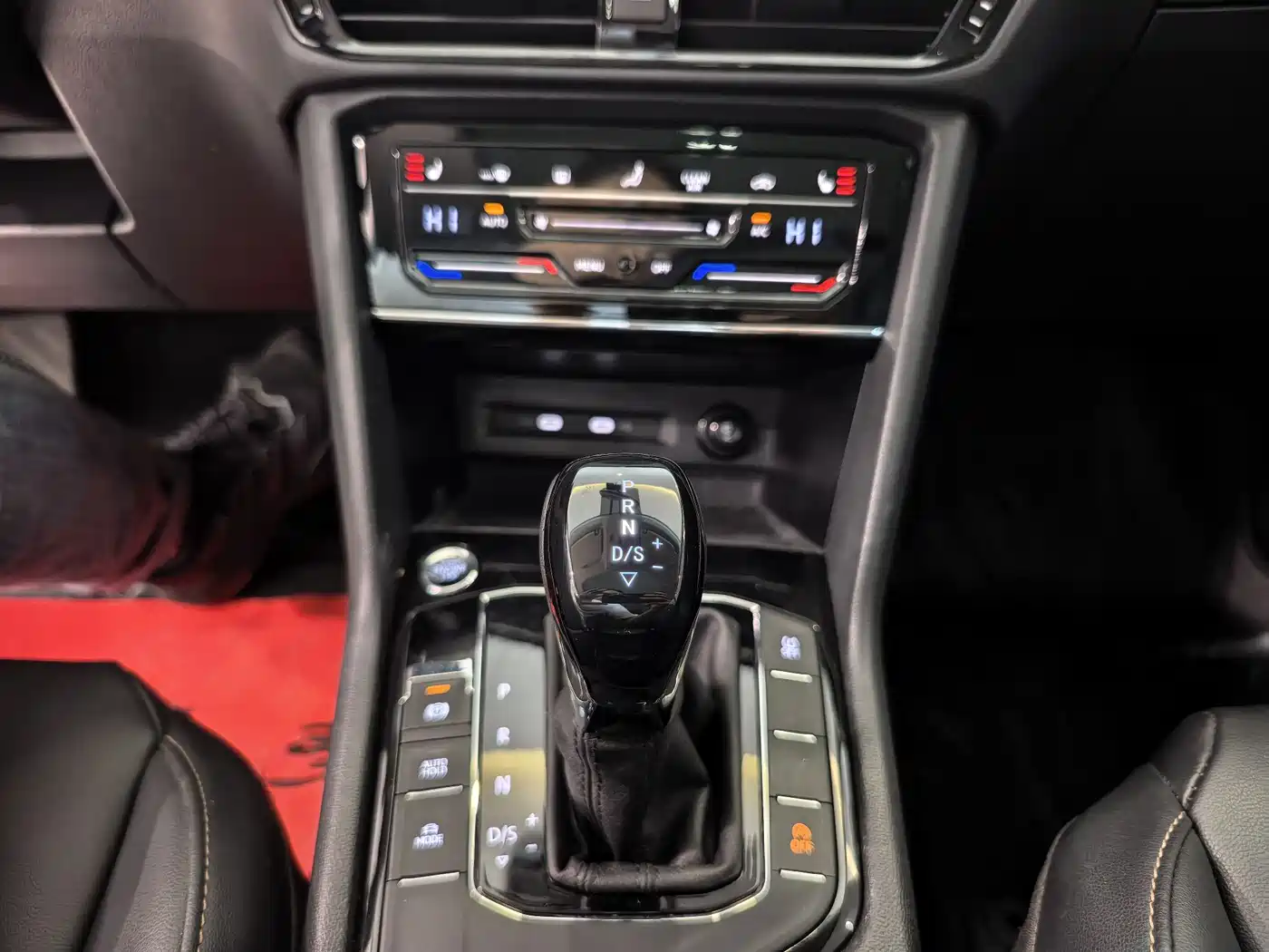 Volkswagen Tharu 2022 280TSI FWD Luxury Edition фото 12