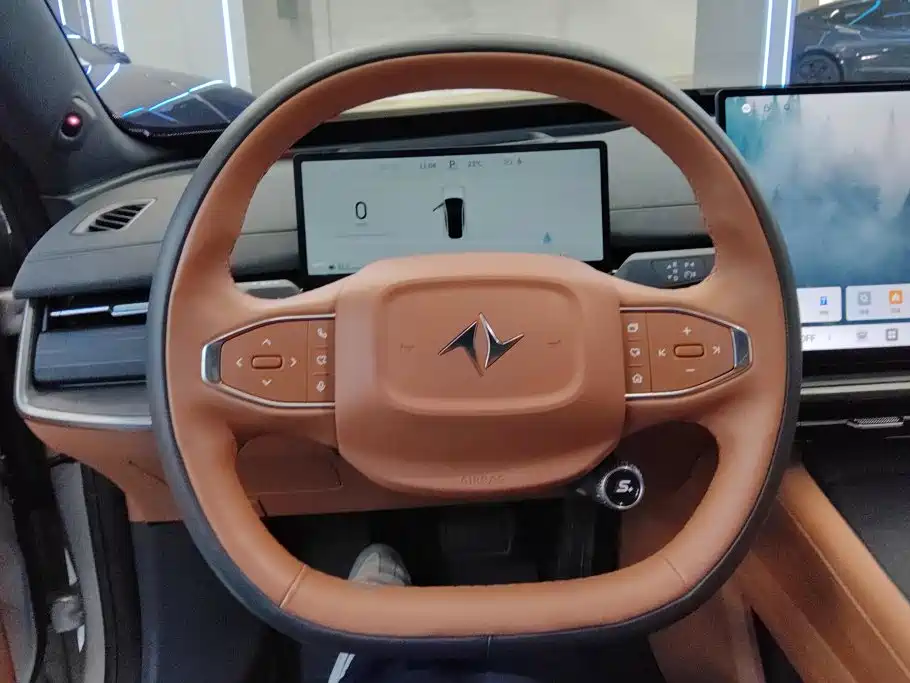 Dongfeng Yipai eπ007 2025 2025 Model BEV 565 4WD Max Navigation Edition