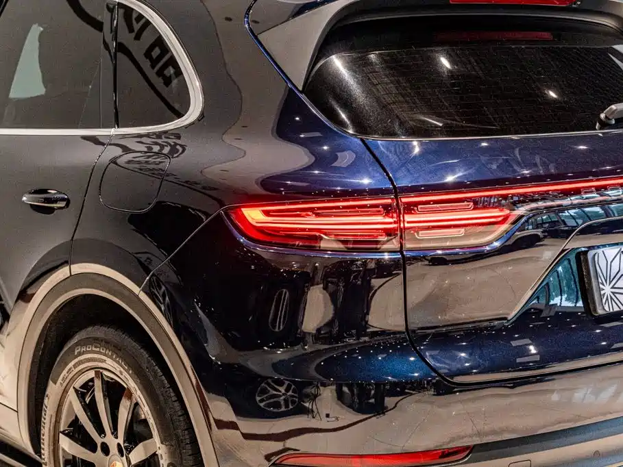 Photo 20 - Porsche Cayenne New Energy