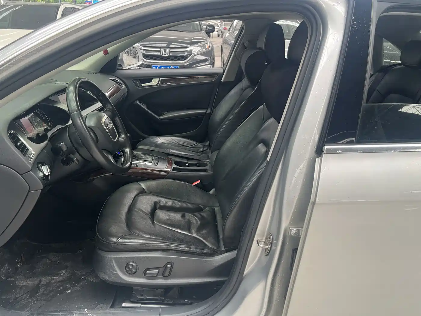 Фото 7 - Audi A4L
