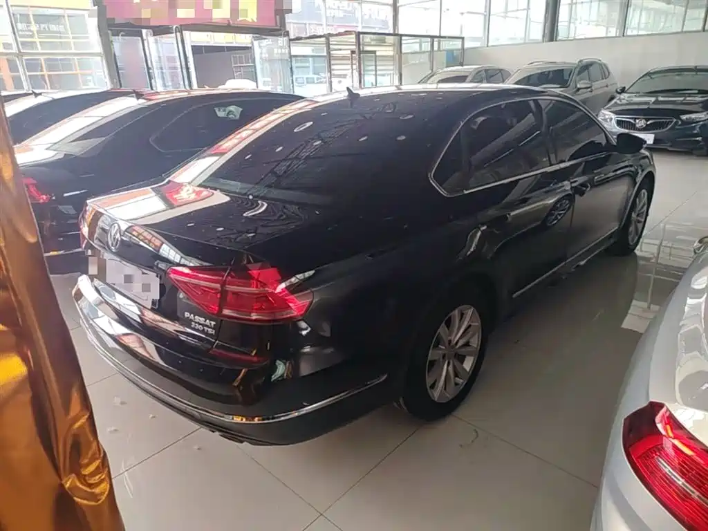 Volkswagen Passat 2017 330TSI DSG Prestige фото 7
