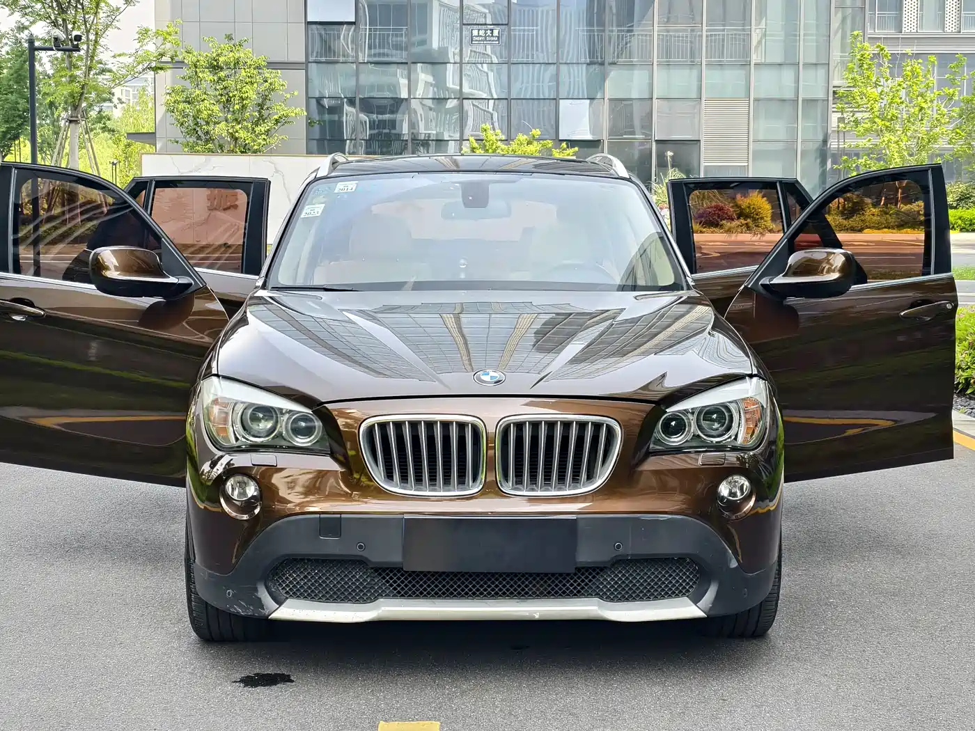 BMW X1 (Import) 2012 Model xDrive28i фото 3