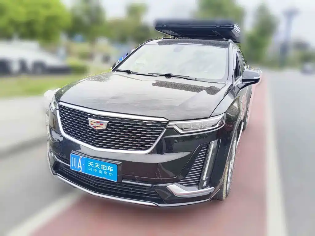 Фото 1 - Cadillac XT6
