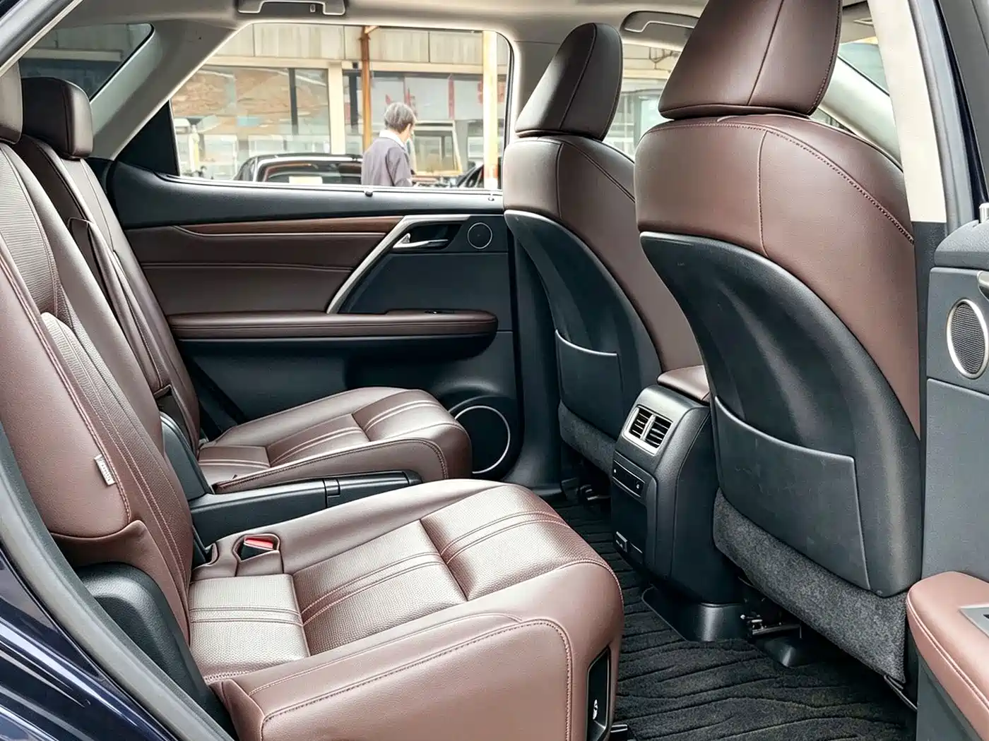 Фото 9 - Lexus RX