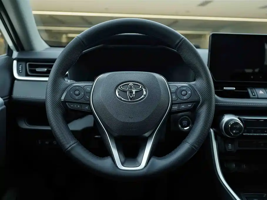 Toyota Wildlander 2023 2.0L CVT FWD Luxury PLUS фото 18