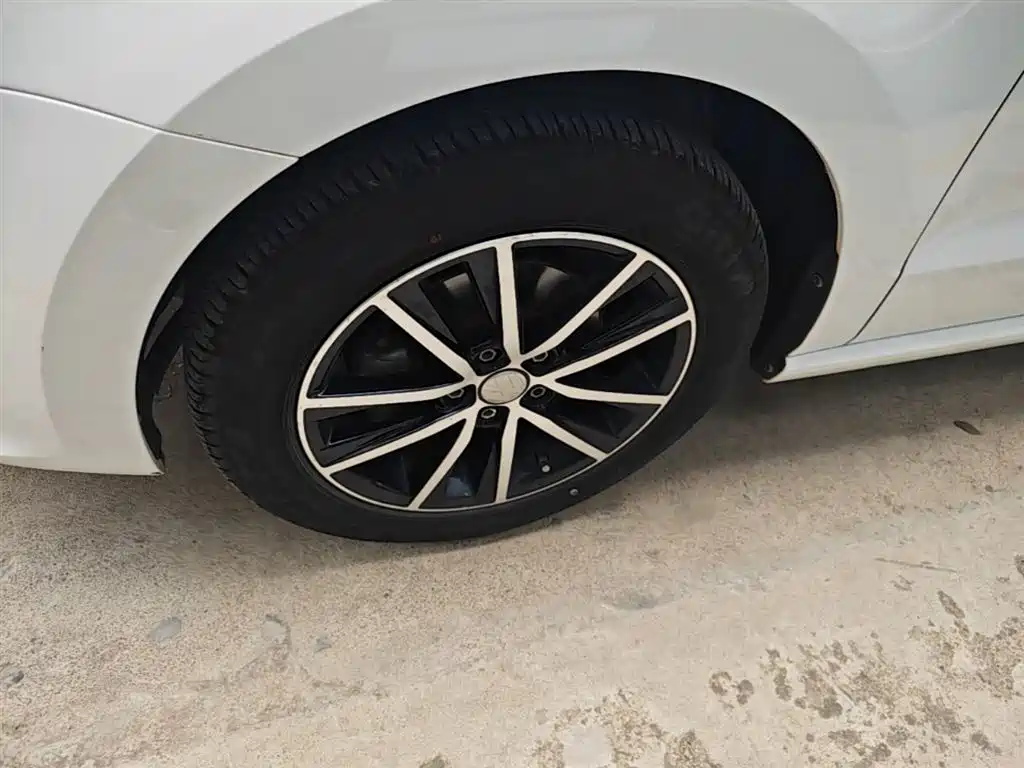 Volkswagen Polo 2016 1.6L Automatic Comfort фото 23