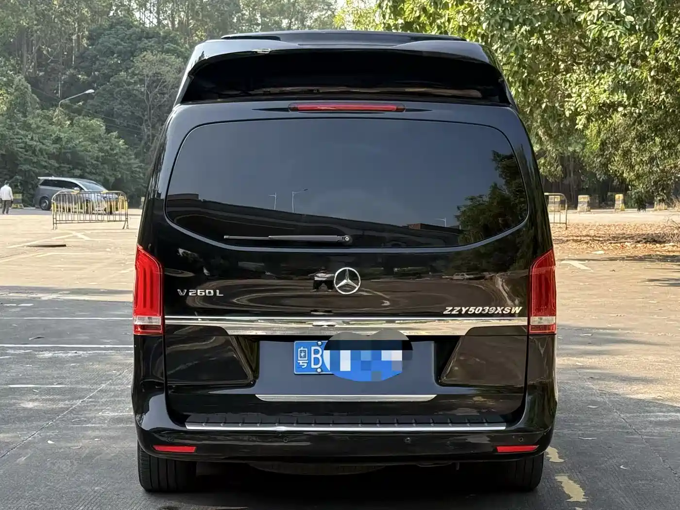 Mercedes-Benz V-Class 2016 V 260 L Premium Long фото 4