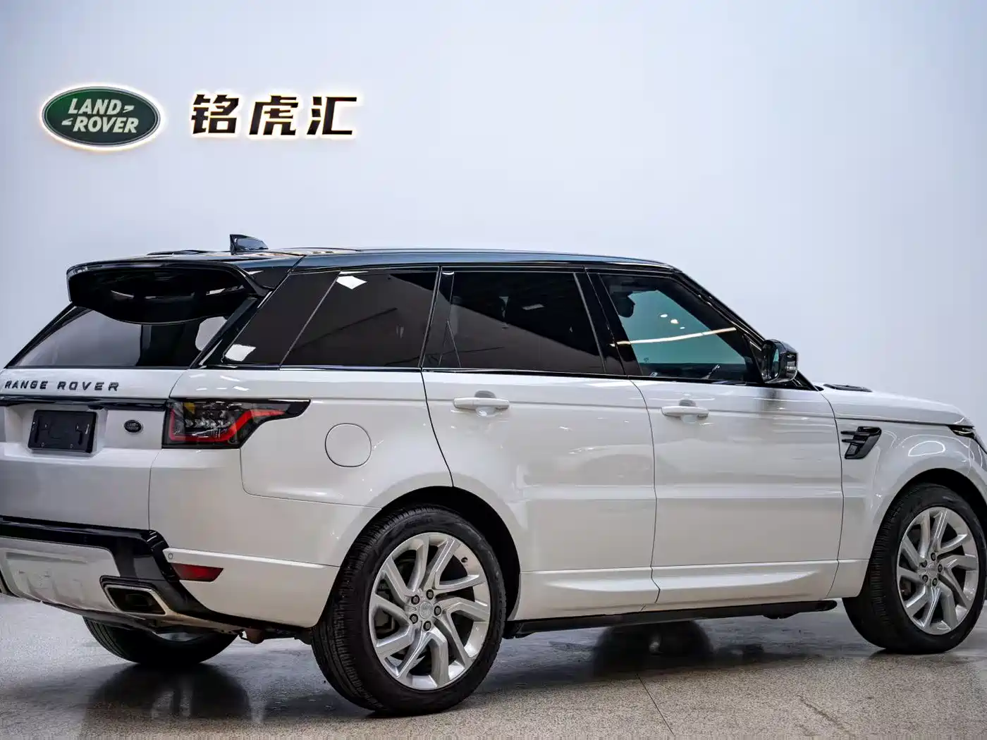 Land Rover Range Rover Sport 2020 3.0 L6 HSE DYNAMIC фото 4