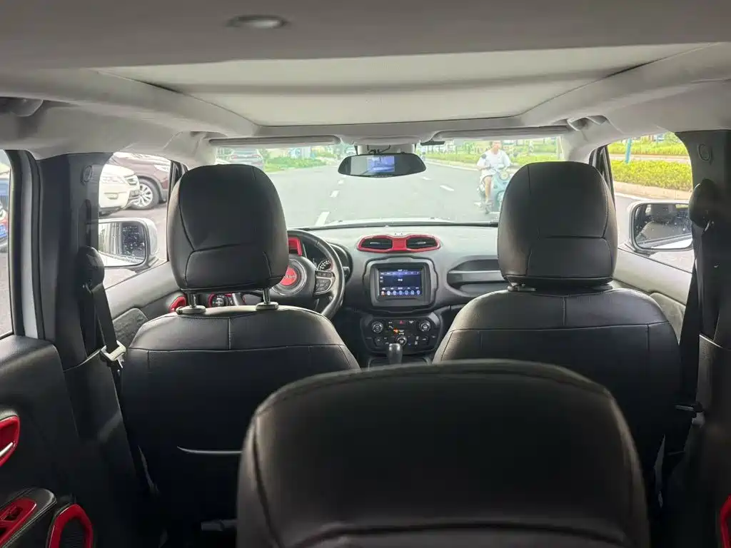 Jeep Renegade 2019 2018 Connected Large Screen Edition 180T Automatic Power