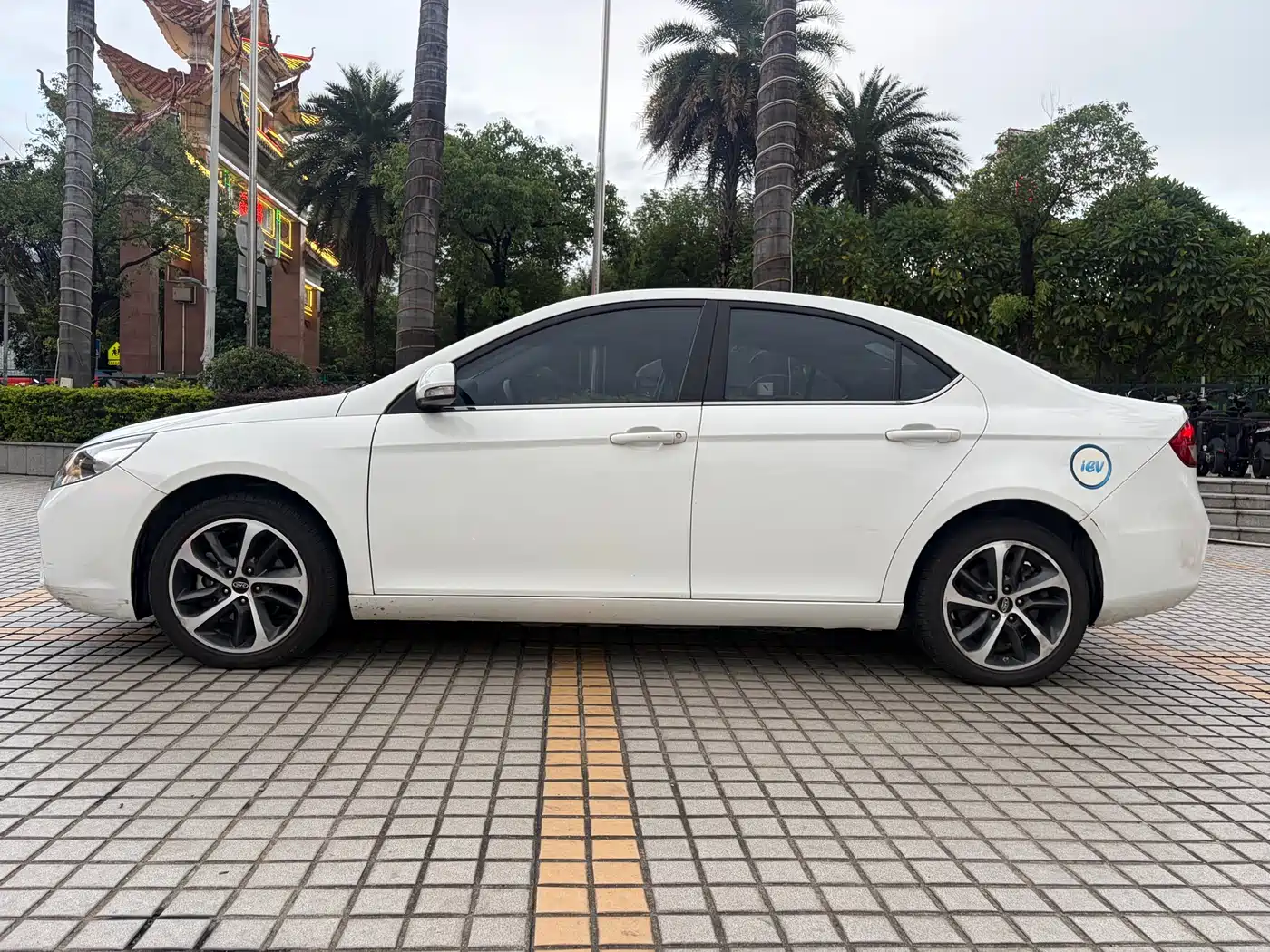 JAC Motors JAC iEVA50 2019 2019 Luxury Smart Edition