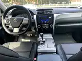 Фото 10 - Toyota Camry