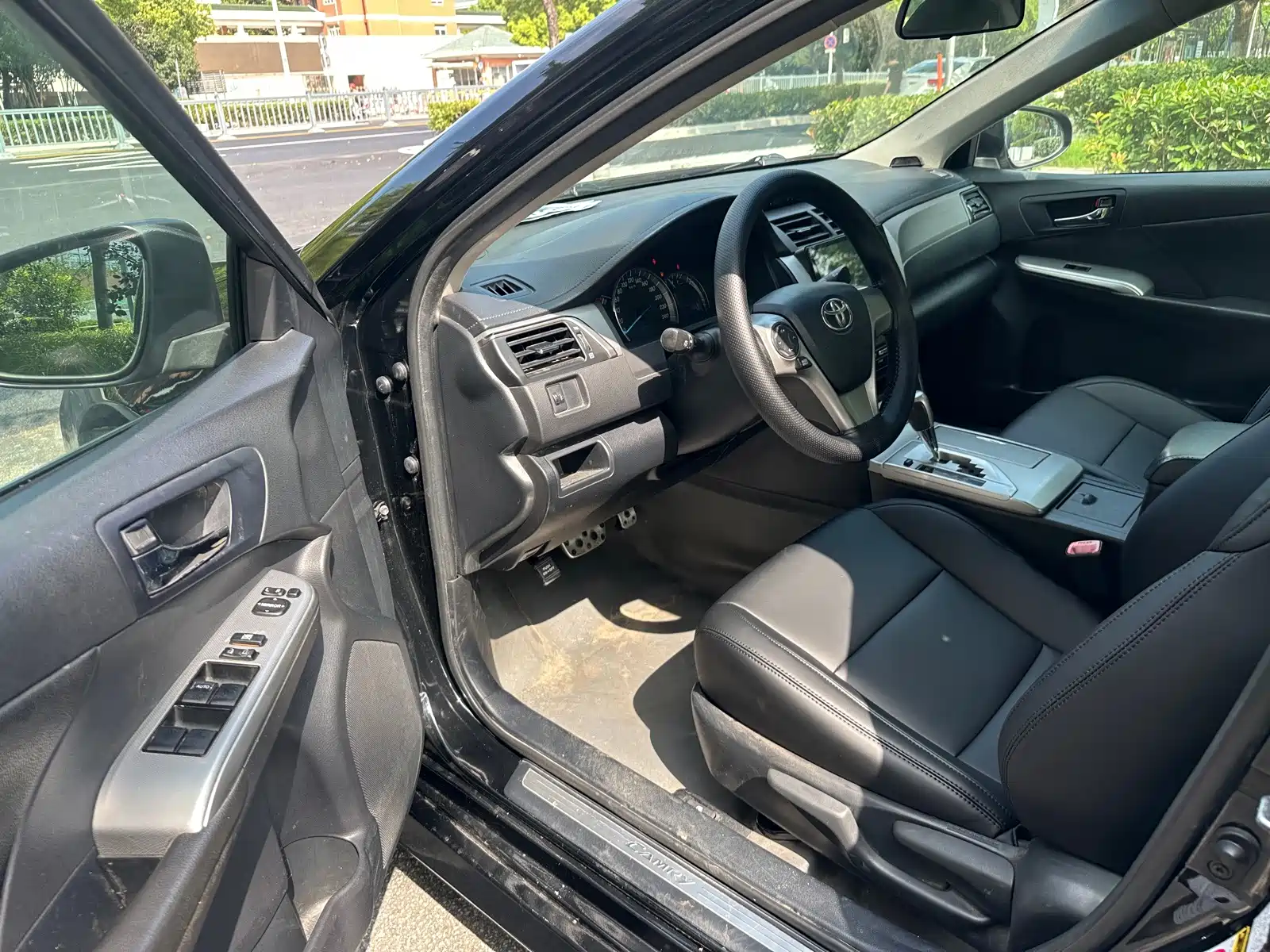 Фото 7 - Toyota Camry