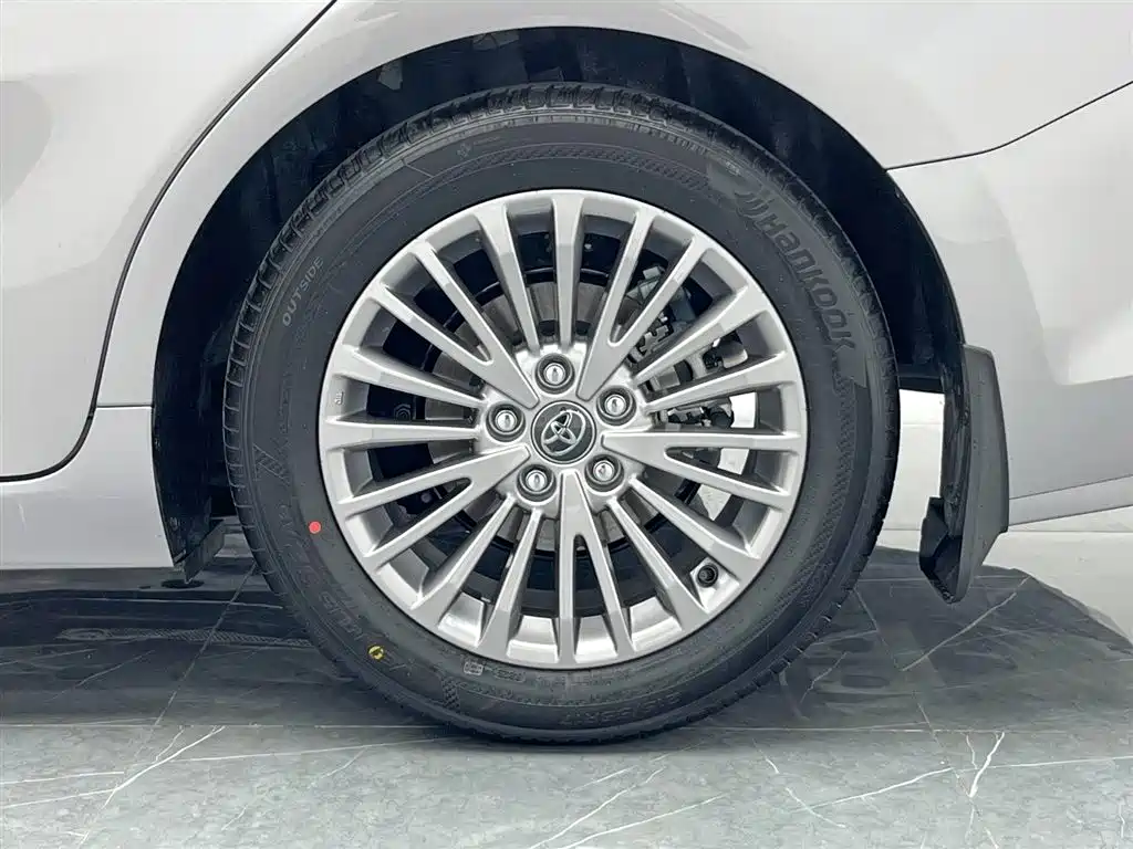 Toyota Camry 2026 2.0E Elite Edition фото 23