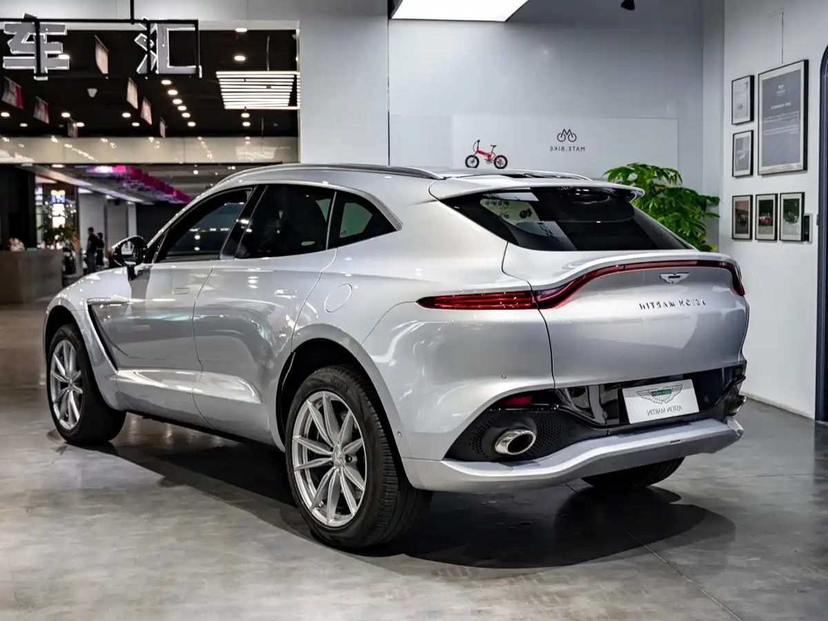 2023 Aston Martin DBX