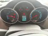 Фото 4 - Chevrolet Cruze