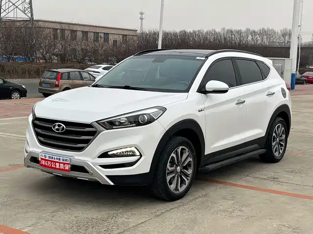 HYUNDAI TUCSON