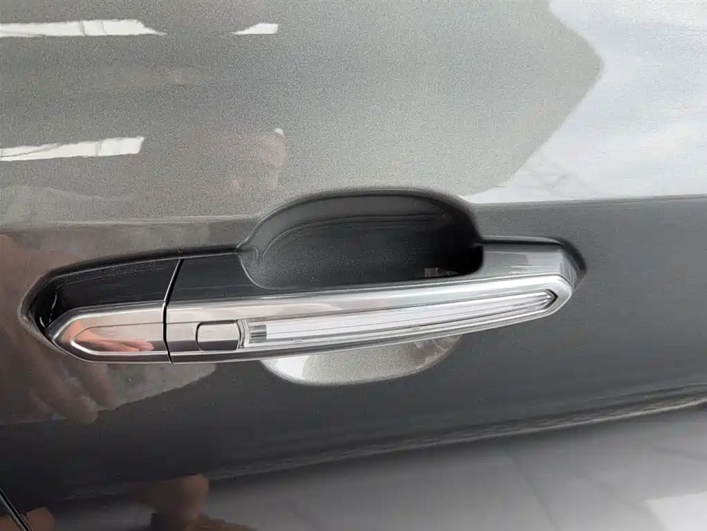 Cadillac XT4 2018 28T FWD Leading Edition фото 3