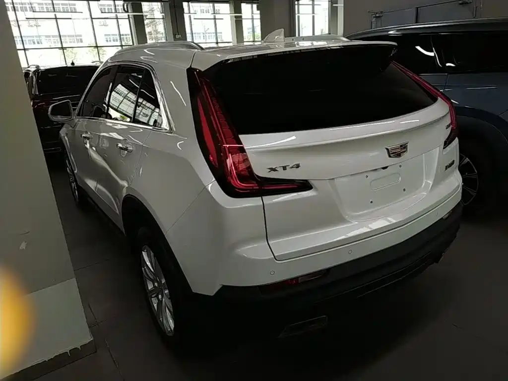 Cadillac XT4 2021 28T FWD Technology Edition фото 5