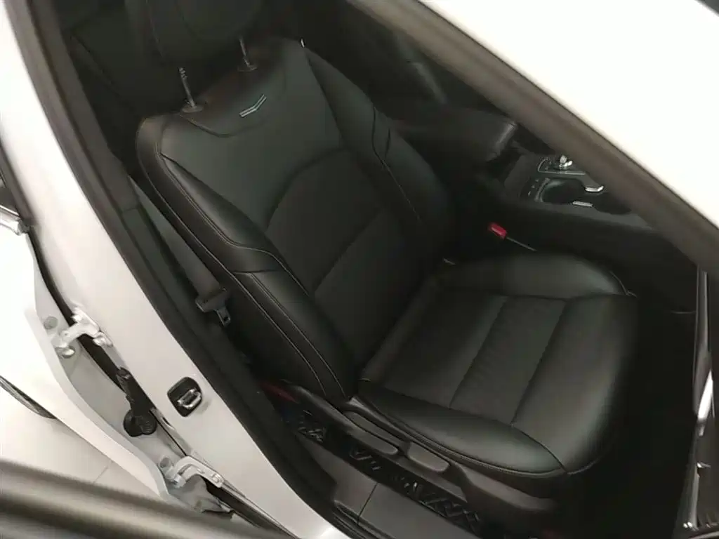 Cadillac XT4 2021 28T FWD Technology Edition фото 25