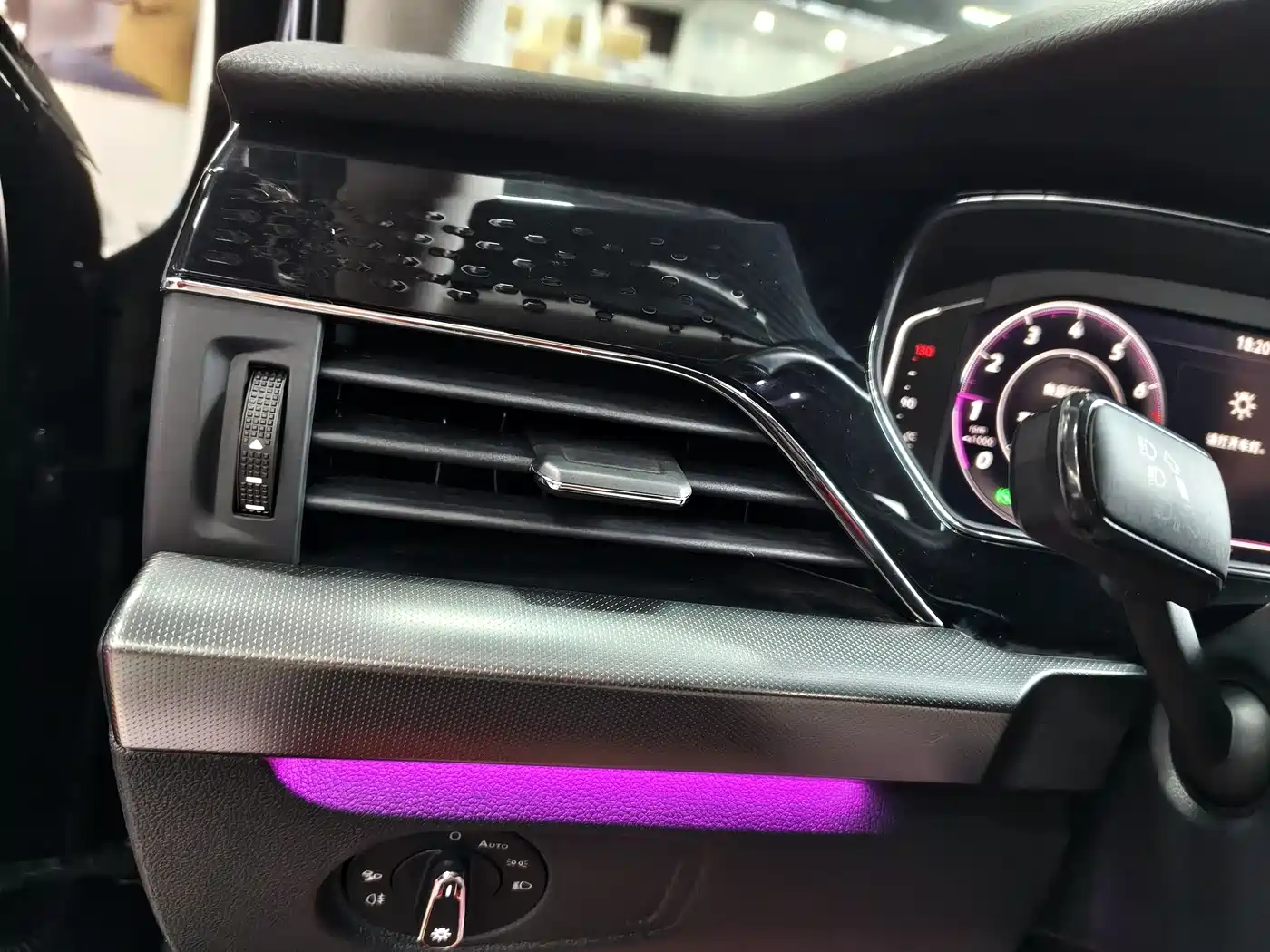 Volkswagen Passat 2024 330TSI Starlight Elite Edition фото 10
