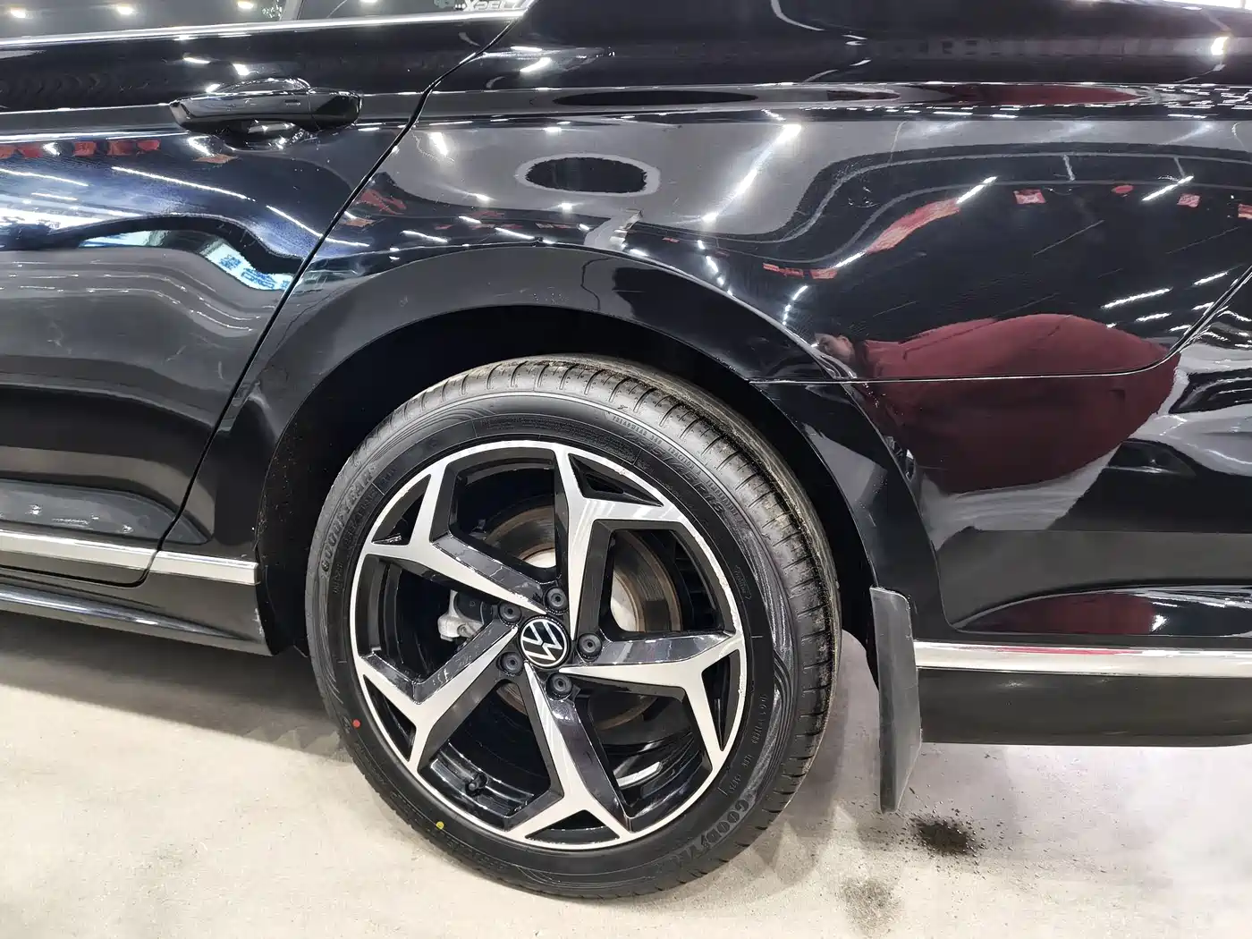 Volkswagen Magotan 2023 2 Million Units Anniversary Edition 330TSI DSG Leading Type фото 14