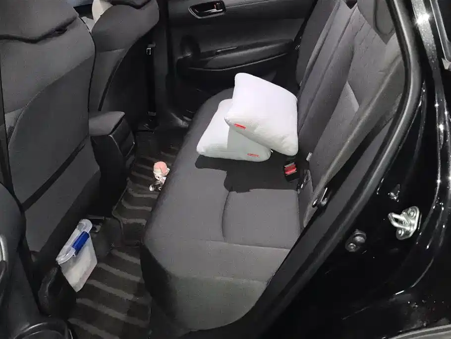 Toyota Corolla Cross 2023 2.0L Pioneer Edition фото 11