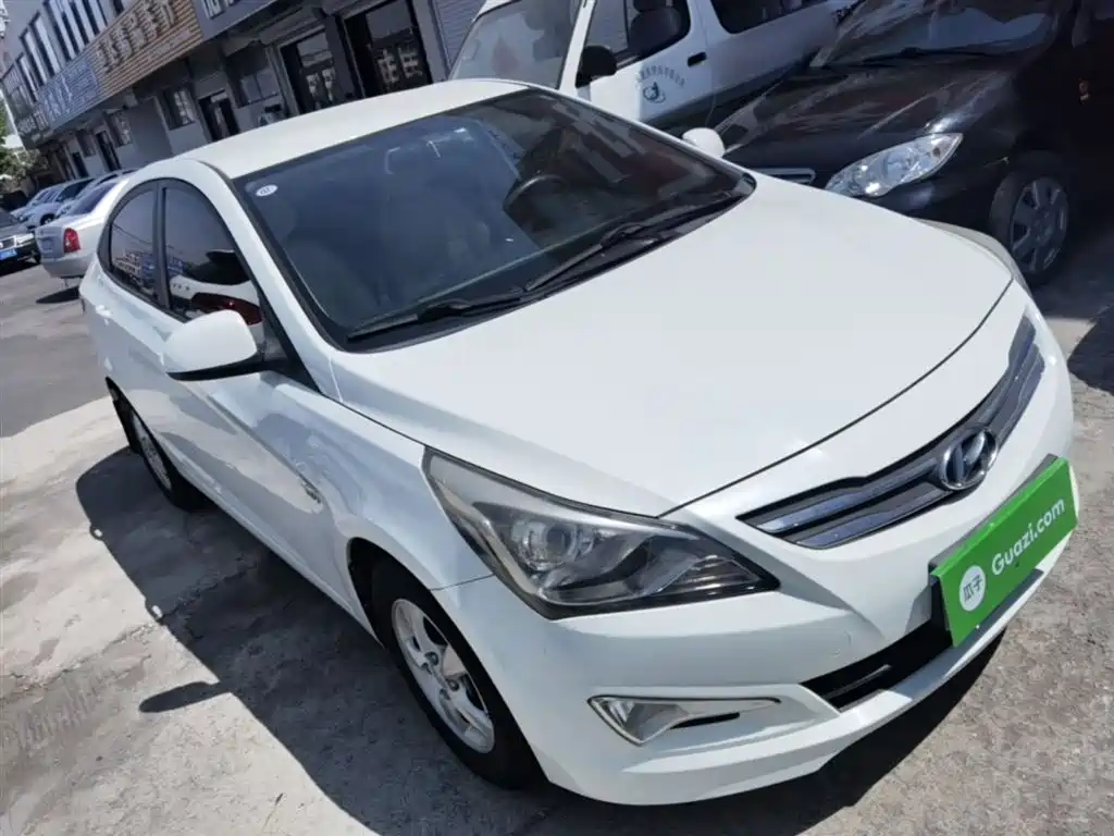 Hyundai Verna 2014 1.4L Manual Smart GLS фото 4