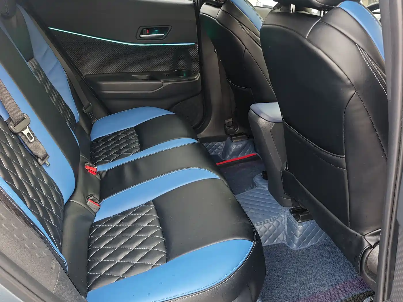 Toyota C-HR 2021 2.0L Luxury Edition фото 11